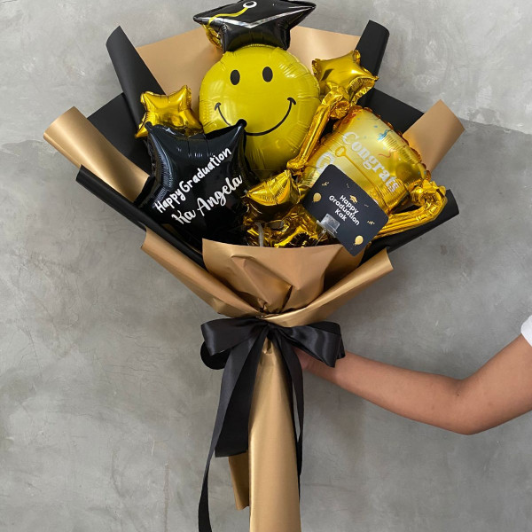 Graduation Handbouquet with Smile