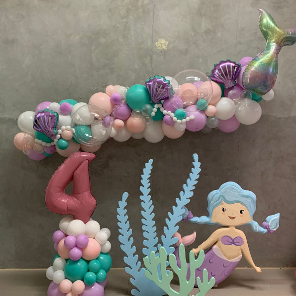 Simple Garland & 2D Character