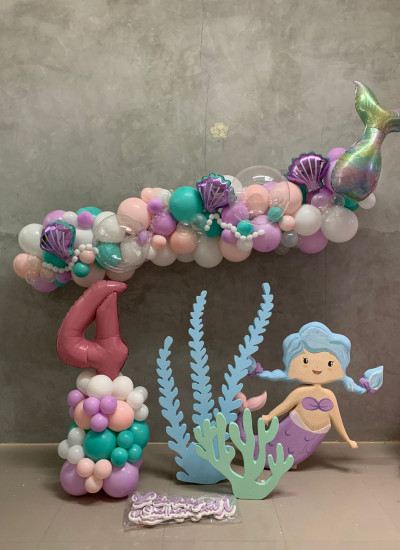 Simple Garland & 2D Character